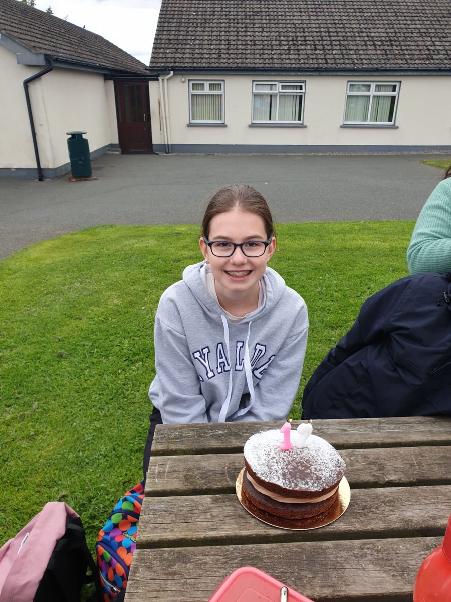 Ayalde_'s tweet image. Los fines de semana nuestras alumnas en Dublin aprovechan para hacer planes juntas, compartir experiencias y por supuesto celebrar los cumpleaños que coinciden con su estancia.
#estanciaenIrlanda
#ayalde
#somosCOAS
#Am⭐️🇮🇪
#awhaleoftime