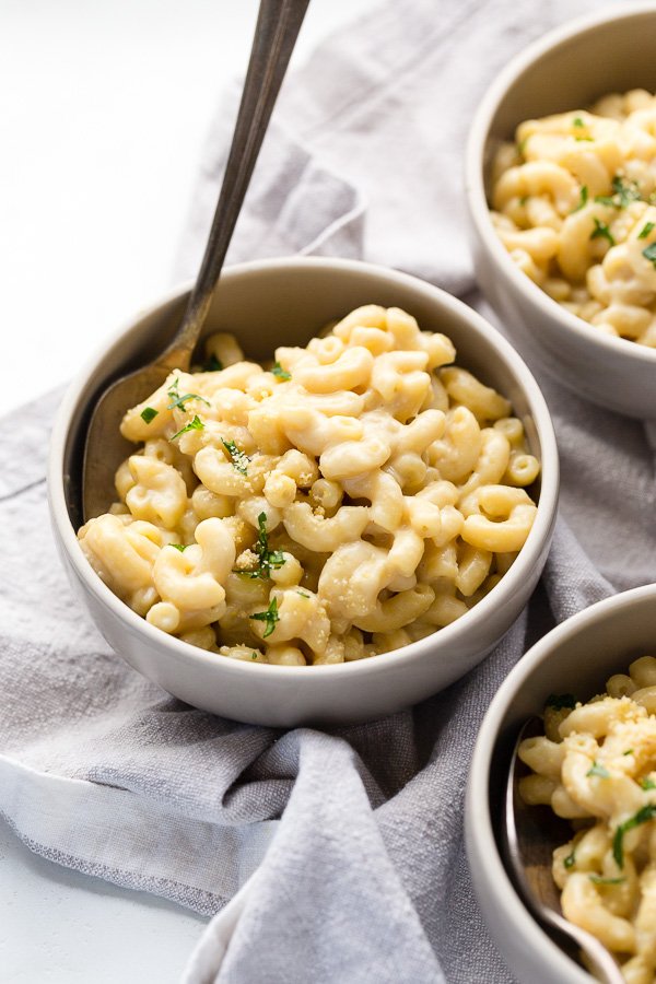 New recipe! 🌱🧀 Creamy, saucy, easy #Vegan Mac and Cheese. No messy blenders or extra dirty pots necessary. Ready in 20 minutes or less! ilovevegan.com/easy-1-pot-veg…