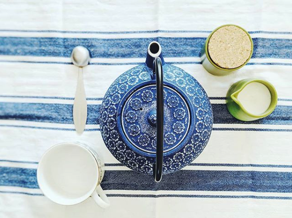 PrimulaProducts's tweet photo. A pot of tea and friends make the perfect blend.
📷: @mamarugula
#tea #hottea #teatime #teafreak #teastagram #teasofinstagram #instagood #nofilter #primulatea #teaaddict #teastagram #teasofinstagram #teajournal #teamoment #tealife #tealovers #teafreak https://t.co/jTSLwvXIeL