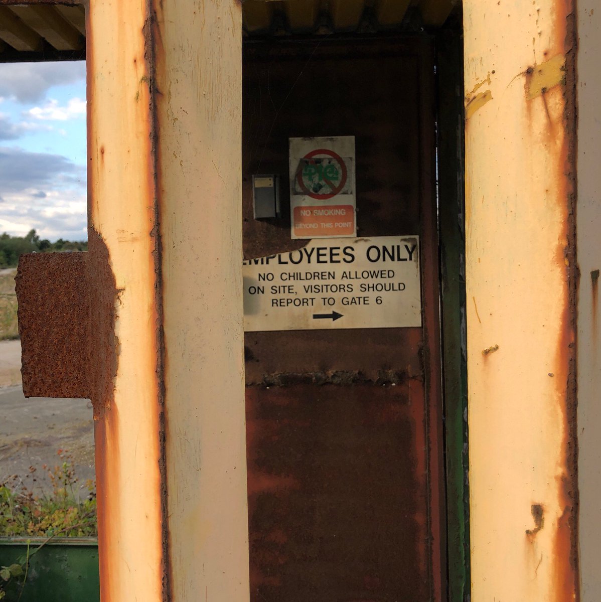 BlanchePictures's tweet image. Long day filming in #Bolsover today for a new project 🎥 working with the gorgeous users, volunteers + staff at the @freedomproj1 #FoodBank and #LiteracyClasses, and the fab @junctionartsuk ⭐️ Part of #WORK commissions with @animateprojectsuk supported by @jerwoodarts @aceagrams