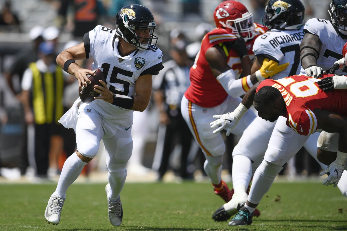 CBSSportsHQ's tweet photo. Gardner Minshew’s 12 STRAIGHT completions are the most consecutive completions to start a career since 1991. https://t.co/8p6D7DsAxM