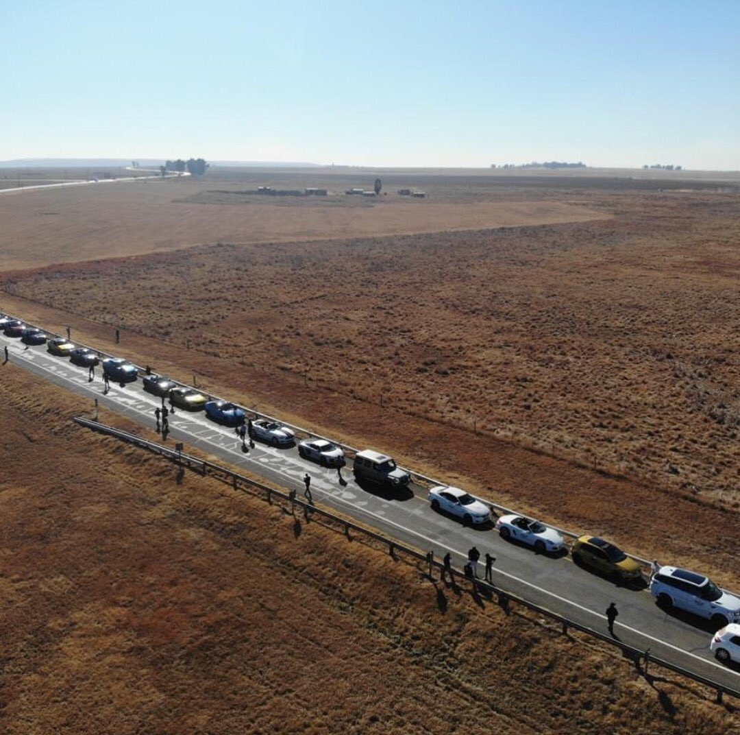 AdvoBarryRoux's tweet image. Sam Mshengu of Sam Holdings snitched on himself during Durban July.