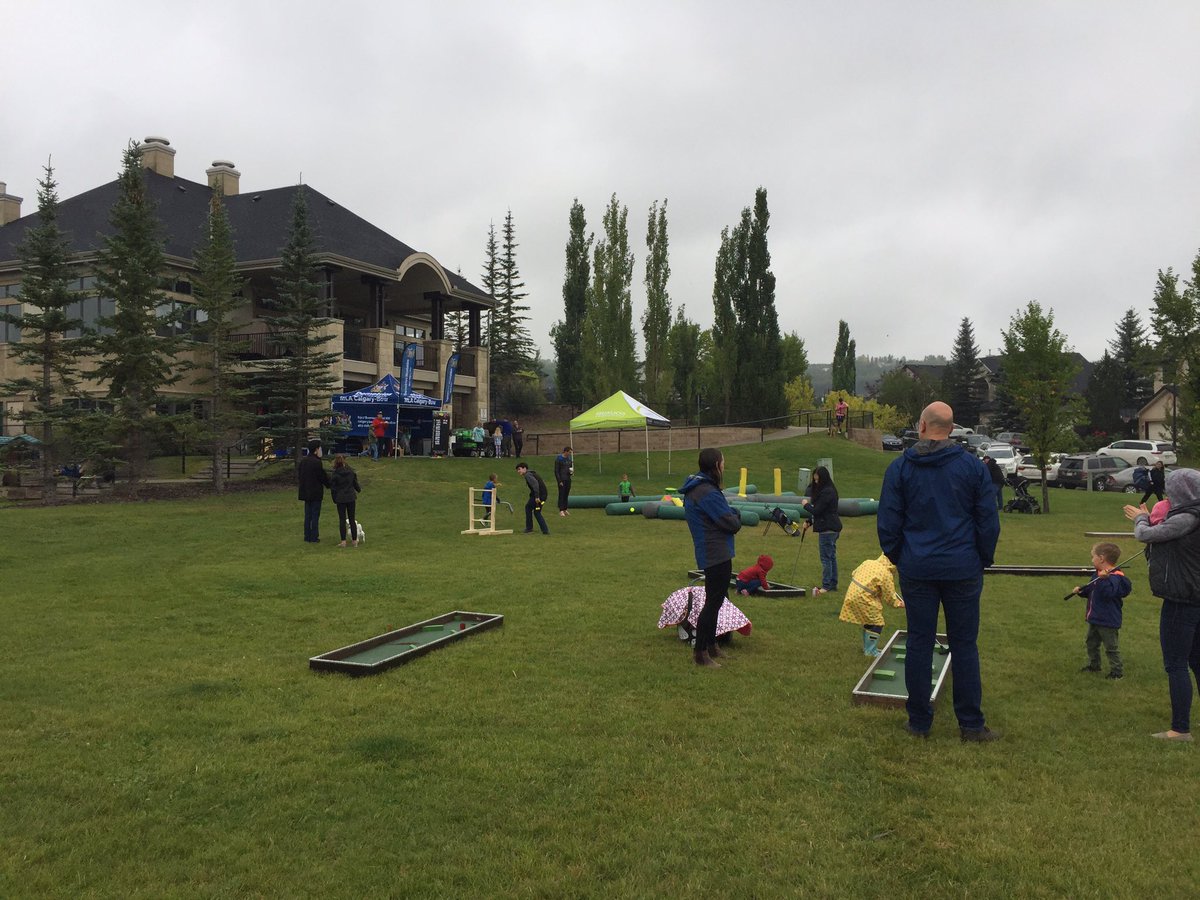 Crestmont Community tweet media