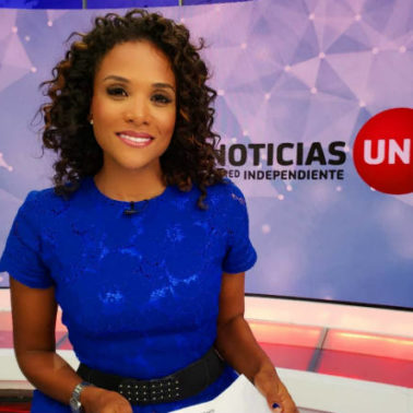 juliomario55555's tweet photo. Esta noche a las 8PM vamos a reventar el rating viendo a NOTICIAS UNO con la bellísima Mabel Lara!!! #YoVeoNoticiasUno https://t.co/ViAIAaNSUM