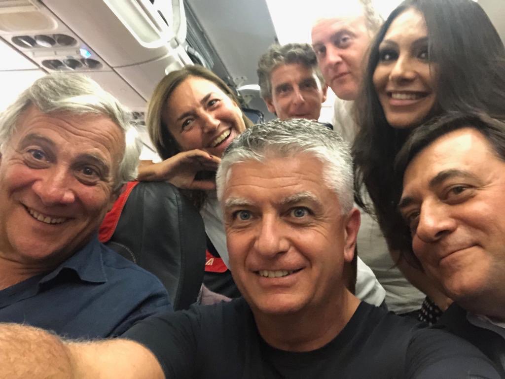 E poi si torna a casa 🏠 <a href="/Antonio_Tajani/">Antonio Tajani</a> #Giacomoni <a href="/AnnaelsaT/">Annaelsa Tartaglione</a> #Ruggeri #Scoma <a href="/MassimoMallegni/">massimo mallegni</a> <a href="/campuseverest/">Campus Everest</a> <a href="/forza_italia/">Forza Italia</a> <a href="/GruppoFICamera/">Gruppo FI Camera</a>