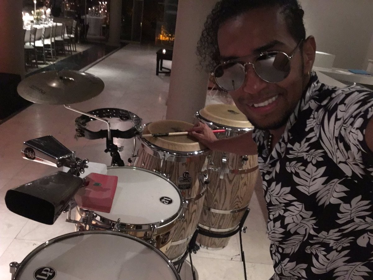 Joinerlper's tweet photo. Gracias músicas. Sonándole los a mi tambò. #showmandrums @alolocoband
#tuerkiye 
#istanbul
#latinistanbul  
#latinbandistabul https://t.co/iTEK3k1ocF