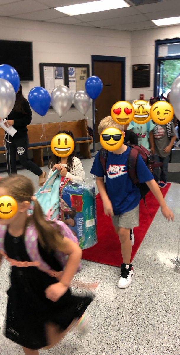 sabrinabwilks's tweet photo. The red carpet was rolled out as @ClayCougarCubs entered on their first day of school! There were lots of smiles and high fives to start the day! @JEFCOED #dowhatyoulove #lovewhatyoudo https://t.co/jNDtMihFx8