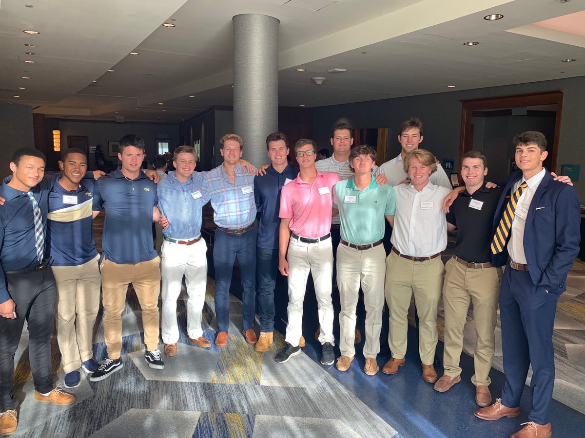 The Yellow Jacket freshmen at @georgiatechbsch opening bell 🐝