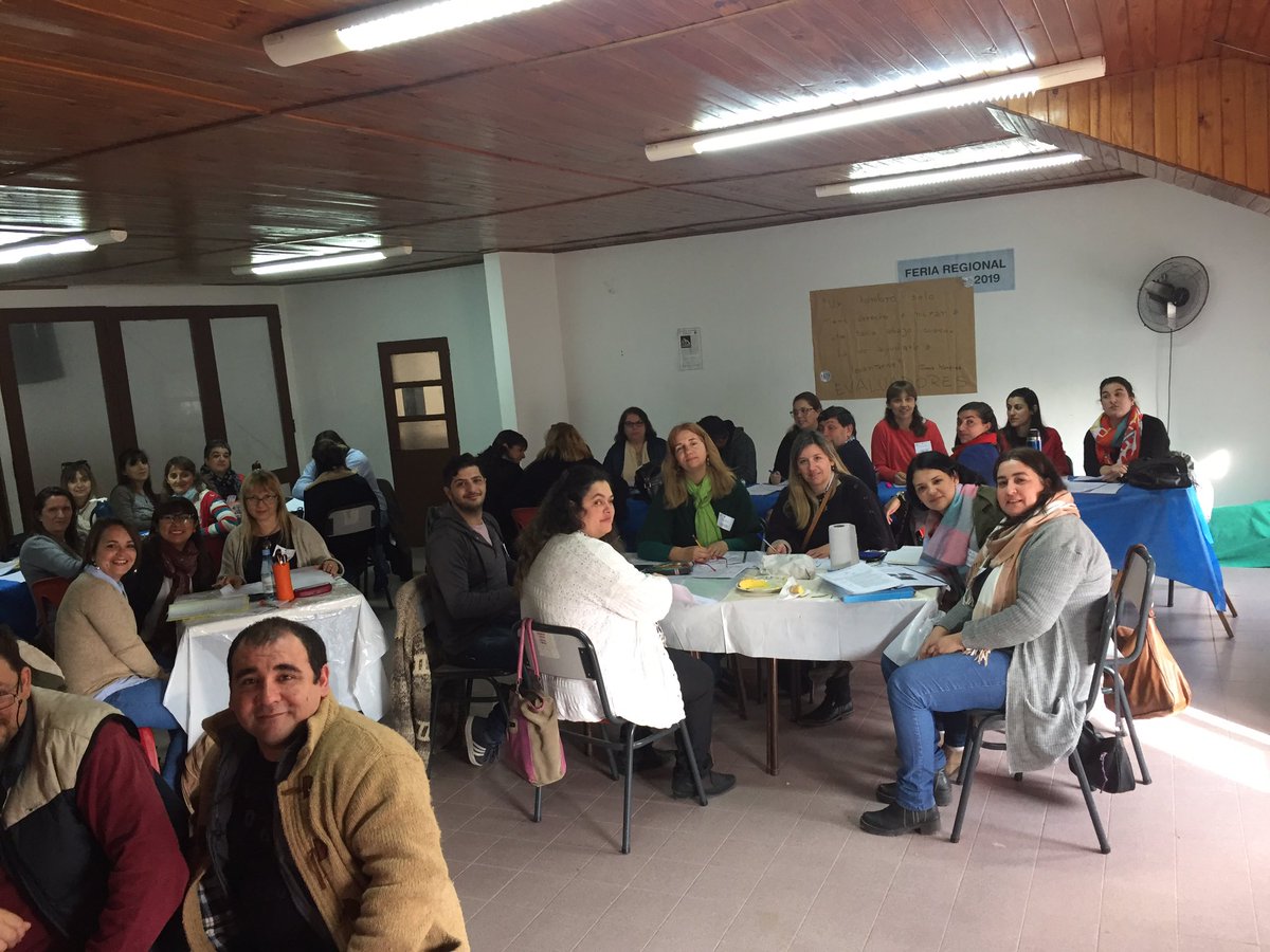 acteregion17's tweet photo. Los evaluadores de La Feria Graciasssss @gusfranci @ggiambroni @acteba @JefaturaPaz https://t.co/Uy71jdjGOR
