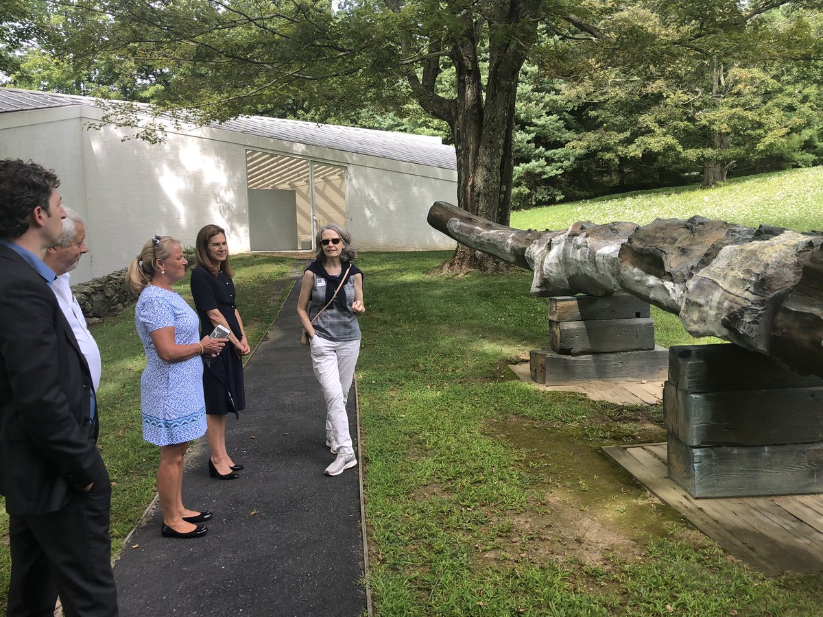 LGSusanB's tweet image. #ExploreCT: The @PJGlassHouse by architect Philip Johnson was built in 1948. The historic house museum on Ponus Ridge Road in #NewCanaan was designated a National Historic Landmark in 1997 and is one of the coolest attractions in #Connecticut .