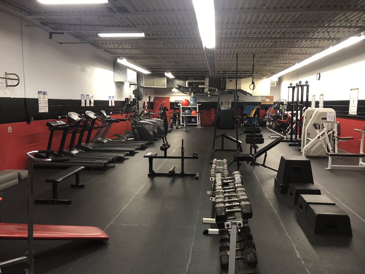 24slange's tweet photo. Tough to leave my old job, but excited to start at a new school this year! Extremely excited to have an actual Health room, a fitness center, and under 30 students!! And to work with other Health/PE teachers!! #PhysEd #changeisgood https://t.co/6hRQdqsi5a