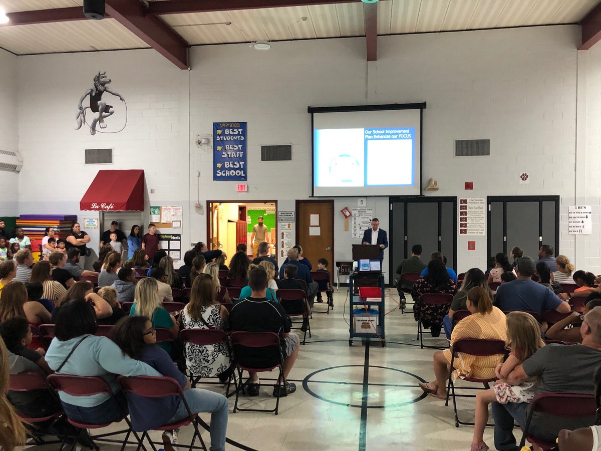 PatrickBroncato's tweet photo. Great turnout ⁦@SipleySchool⁩ Curriculum Night! Thankful for such supportive parents and staff! ⁦@Woodridge68⁩ https://t.co/vR546oRApa