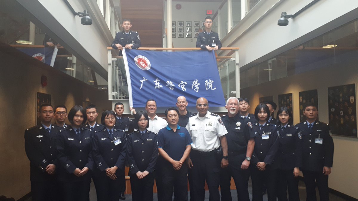 PortMoodyPD's tweet image. Today @PortMoodyPD hosted some #JIBC exchange students from several #police colleges in China.  It was a great experience for all of us!  #internationallearning @ChiefFleugel