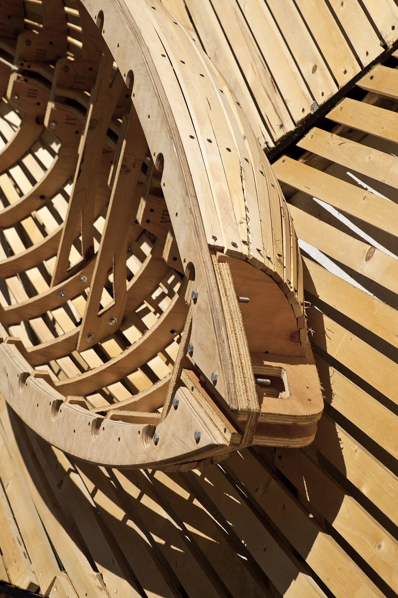 laud8's tweet image. Hardwood installation by Concrete Jungle • #laud8 #landscape #architecture #urban #design #wood #installation #art #russia