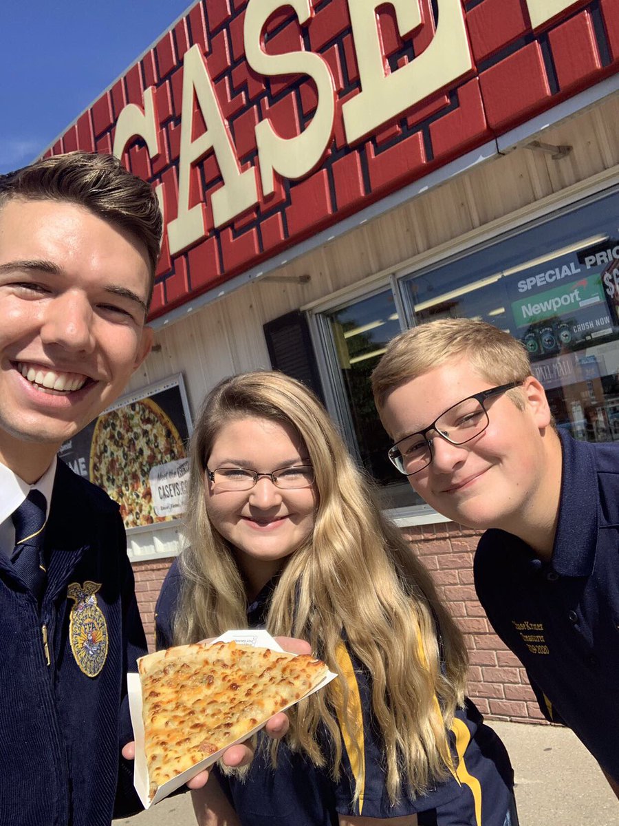 moberlyffa's tweet photo. Luke O’Leary our National FFA President shared his knowledge about making our own brand. There were many fun activities that encouraged our members to get involved in conversation, and help us gain knowledge on making our brand the best it can be, using our passion and purpose! https://t.co/SoOIuBe0VO