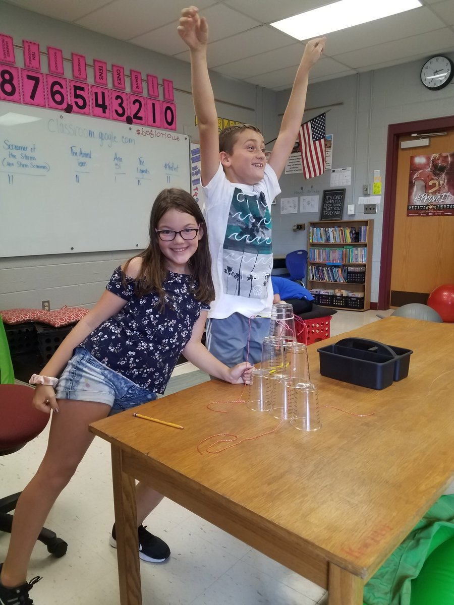 Whit244's tweet photo. Team building in rm 244! #4thgraderocks #4Cs https://t.co/vfWrvXJUBQ
