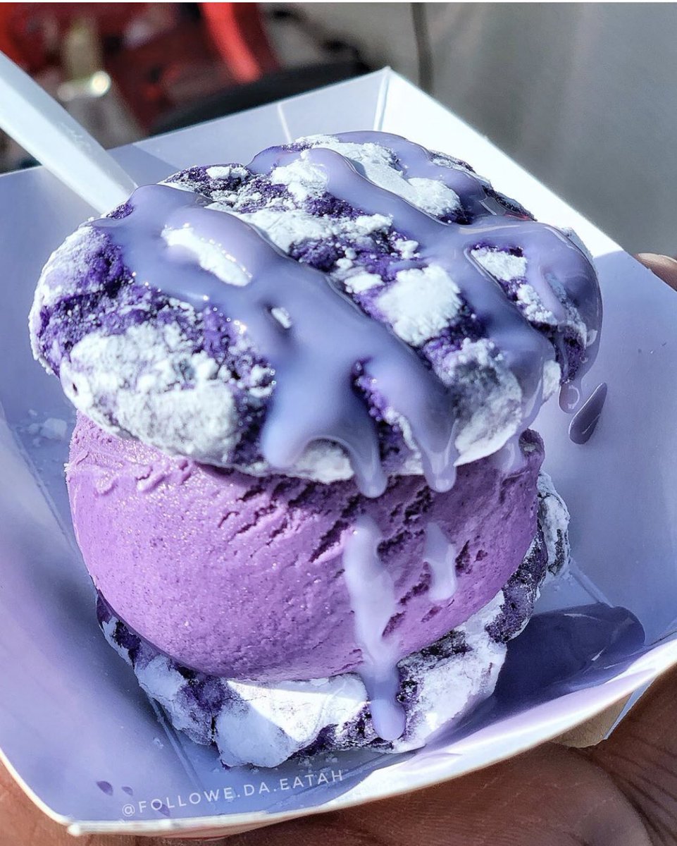 Susan serving up some #ubecrinklecookieicecreamsandwiches with a smile. 😁 It was a beautiful weekend at #MabuhayFestival &amp; these desserts were flying! To top off every sandwich is Susan’s ube white chocolate coconut milk drizzy! 💜
📷: follows.da.eatah #ubecrinklecookie