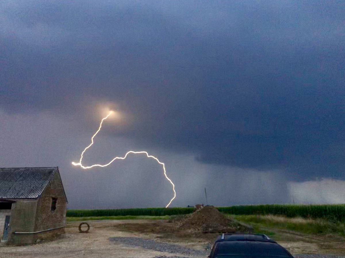 harryhuddart's tweet image. It was all going so well....  #LightningStrikes #harvest19 #24hoursinfarming