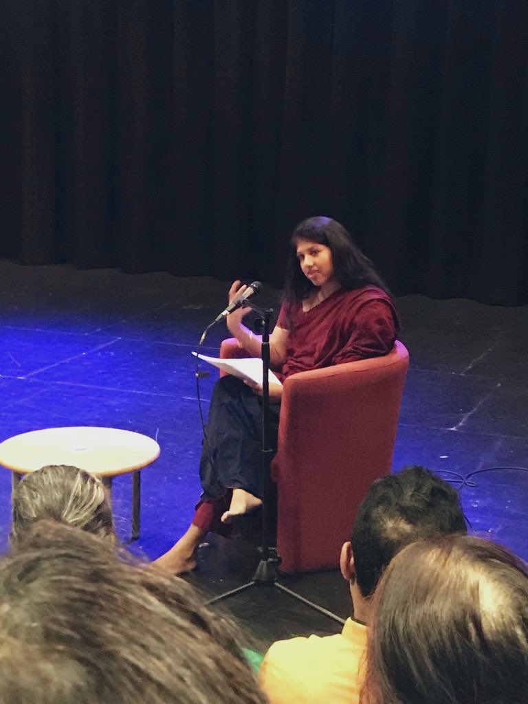 @_nishasoma spoke about the relationship between poetry ✍🏽and dance 💃🏽 and approaches in contemporary work ✨#GitaGovinda