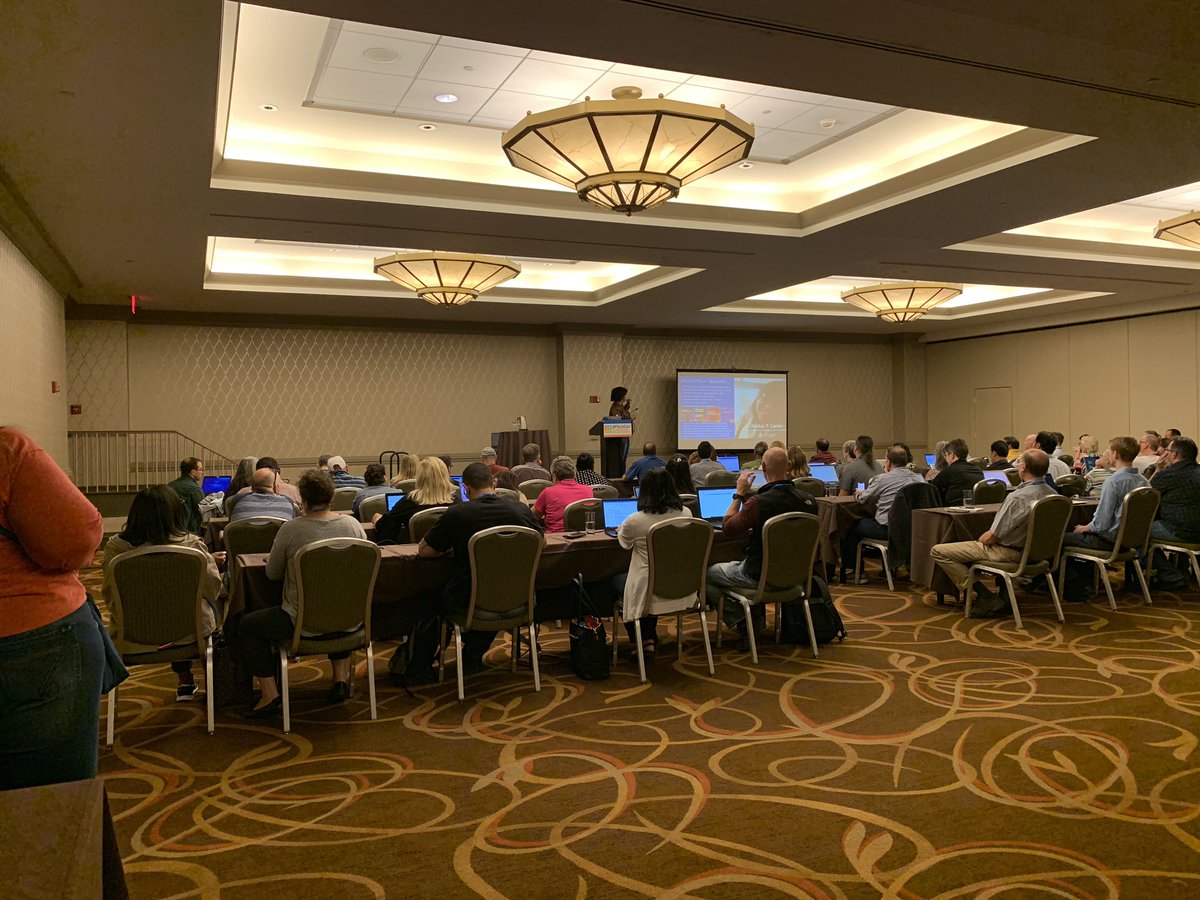 sharoneweaver's tweet image. It’s standing room only for @ladygwenavear at #SPTechCon. Learning about O365 groups and @MicrosoftTeams!