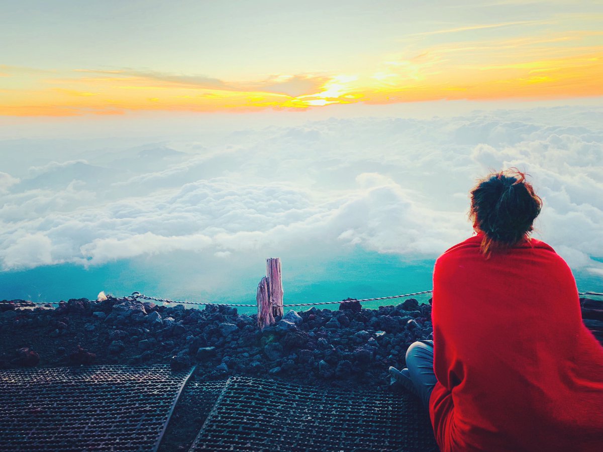 AlexanderSmithA's tweet photo. Ms. Garcia’s TOP summer moment: watching the sunrise from the peak of Mount Fuji 🗻 What was yours? Post a pic 😉 #summerbreak #summertime #privateschool #houstonhighschool https://t.co/KnmcNAHbvV