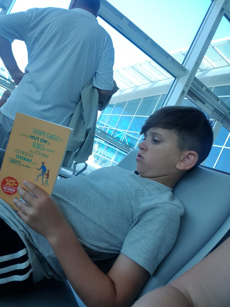 Daniell17898979's tweet photo. @morleynewlands -read for 30 minutes...whilst waiting to board the plane / read a book by favourite author - roald dahl #MNASummerreadingbingo https://t.co/xWGbgNj8W5