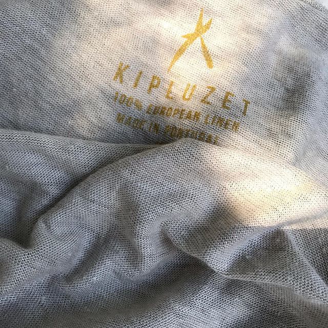 kipluzet's tweet photo. ✨HELLO✨
.
Bienvenue aux nouveaux arrivants ! 🙏🏻
. 
Ici le compte d’une jeune marque gérée par ma pomme 🍎😉 pour qui la #fashion est #slow et le #lin le #futur .
Vous trouverez  donc des Petits Hauts en maille de lin 100 % européens 🇪🇺 de la graine jus… https://t.co/eGlG4yOnES https://t.co/sBbt8mBDCC