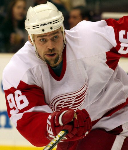 NSCBlackhawks's tweet photo. We have traded Tomas Holmstrom to the Calgary Flames in exchange for 2011 3rd and 4th round picks! https://t.co/uwTRJnrYIg