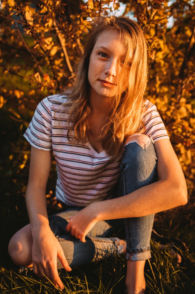 Fun in the setting sun. 🌞————————————————
#summer #fotografia  #neature #moody #fotography #photography #outdoors #moodyports #portrait #portraitphotography