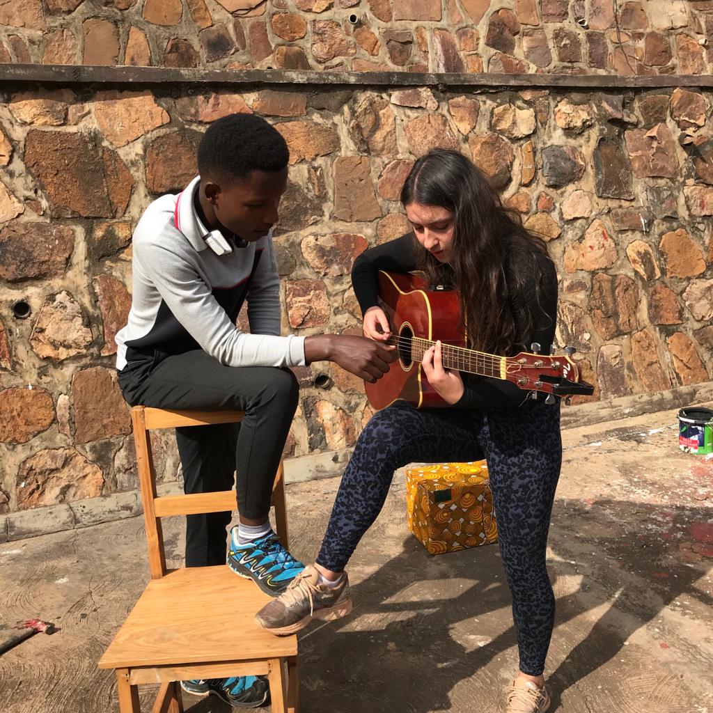 TheTribeUK's tweet photo. Today our #Rwanda group visited the women's centre in Kigali and the envision arts project #tribesummer19 #unitedsynagogue https://t.co/kBSI4MzXHd