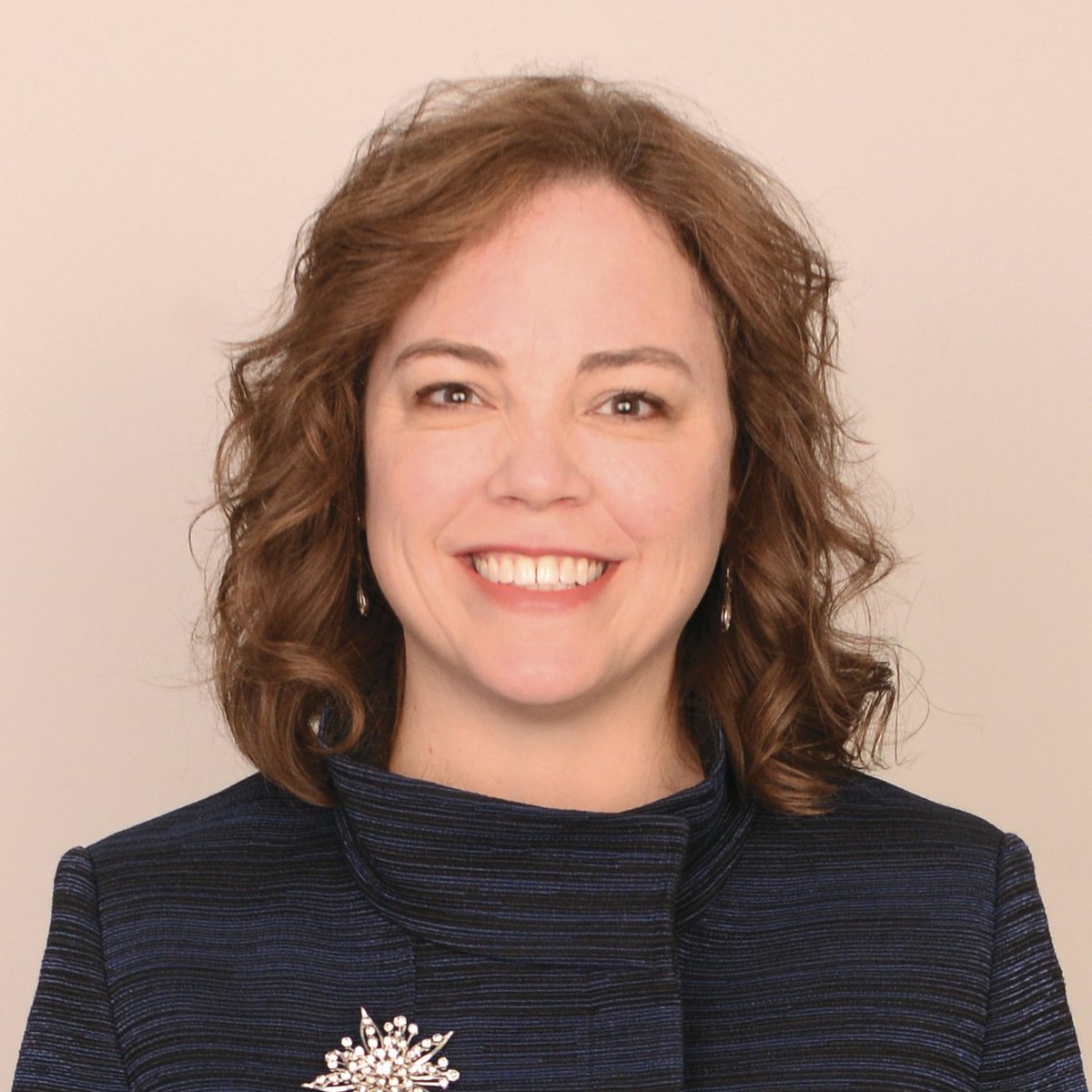 FAST-TRACK Challenge Judge - Angela Heikes, President and CEO of Shakopee Mdewakanton Sioux Community (SMSC) Gaming Enterprise linkedin.com/pulse/2019-fas…