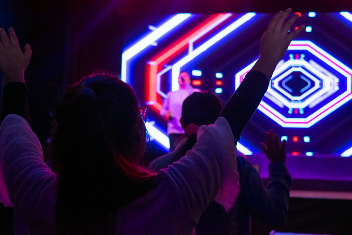 NextAVOficial's tweet photo. ¡Cada sábado es una fiesta!
Cuando las luces se prenden, la diversión se multiplica. 😎
¡Ven! Vamos a celebrar todos juntos. 🥳
#NextAV ✌🏼 https://t.co/AoMWXkhHJj