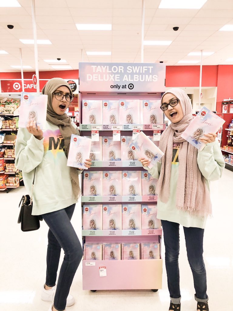 Taylor Swift tweet media