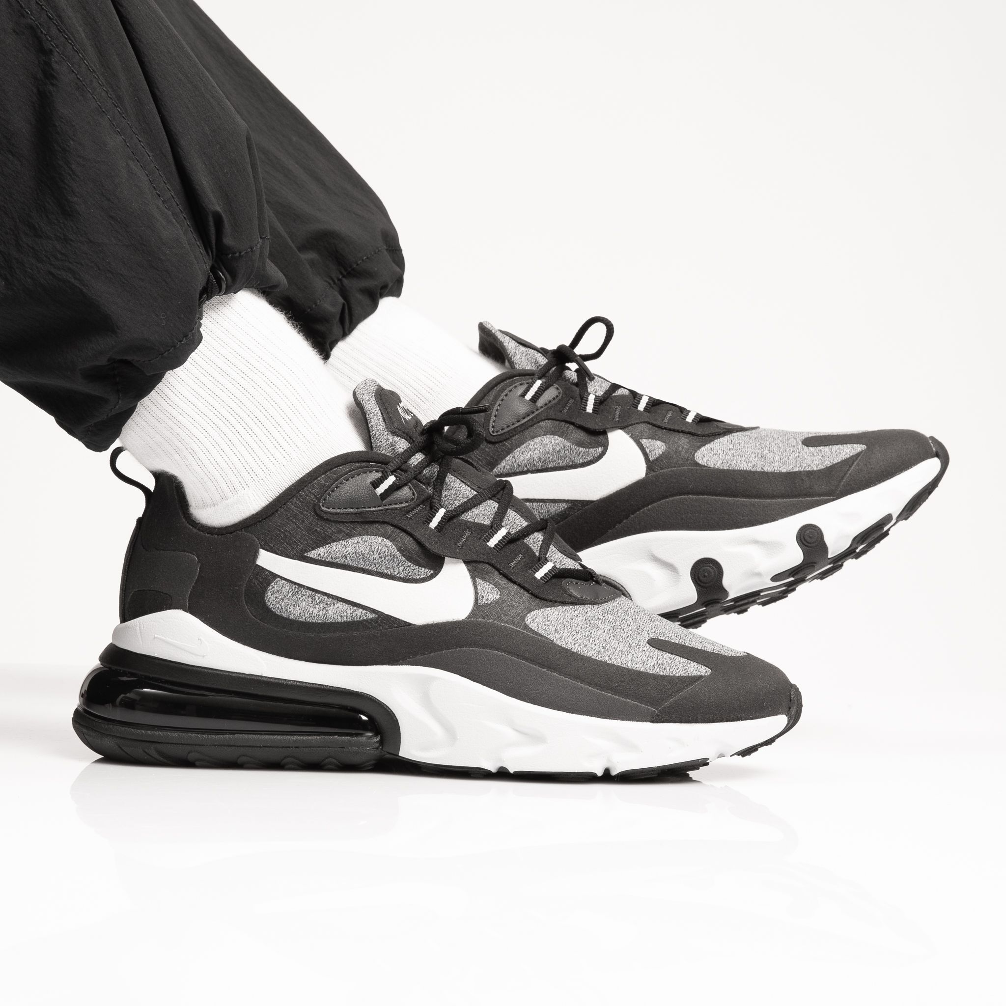 Nike Air Max 270 React - Black/Vast Grey