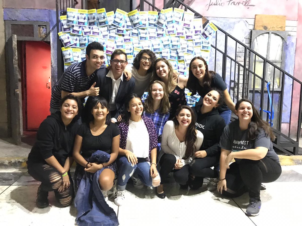 CallbackStudio's tweet image. Once a family always a family. Gracias a todos los que nos acompañaron en nuestras funciones de Querido Evan Hansen.
#verelcieloazul