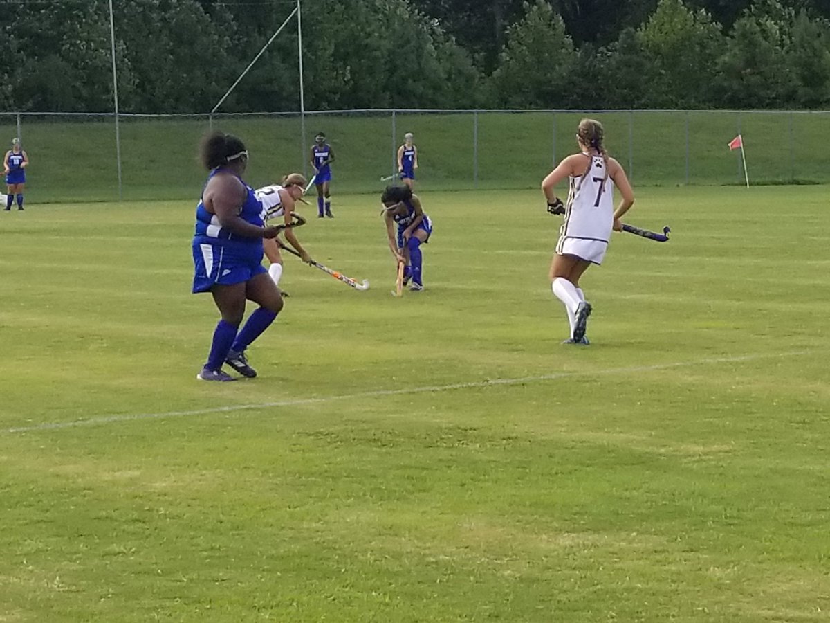 PhoebusAthleti1's tweet photo. When I say "FIELD"
You say "HOCKEY"

FIELD "___________"
FIELD " ___________" https://t.co/yZChQHwcM1