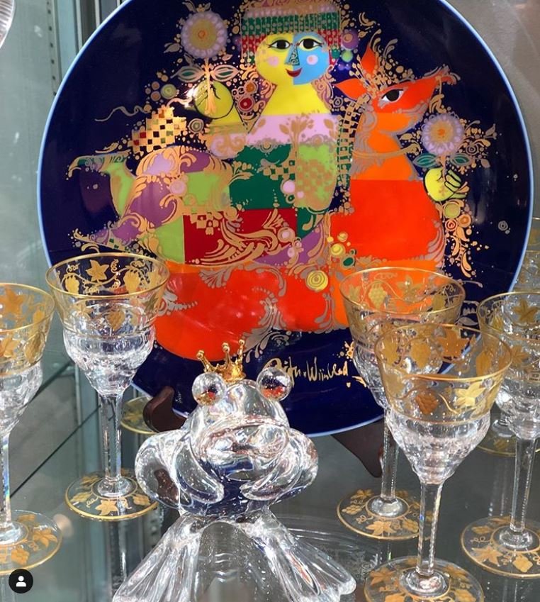 replacementsltd's tweet photo. Hello Maryland! We've arrived and are busy setting up for our very first Baltimore Art, Antique & Jewelry Show! If you're in the area, stop by booths 1812/1913 and check out see our eclectic mix of silver, tableware and estate jewelry/watches #replacementsltd #baltimoreshow https://t.co/gLuYC5evZX