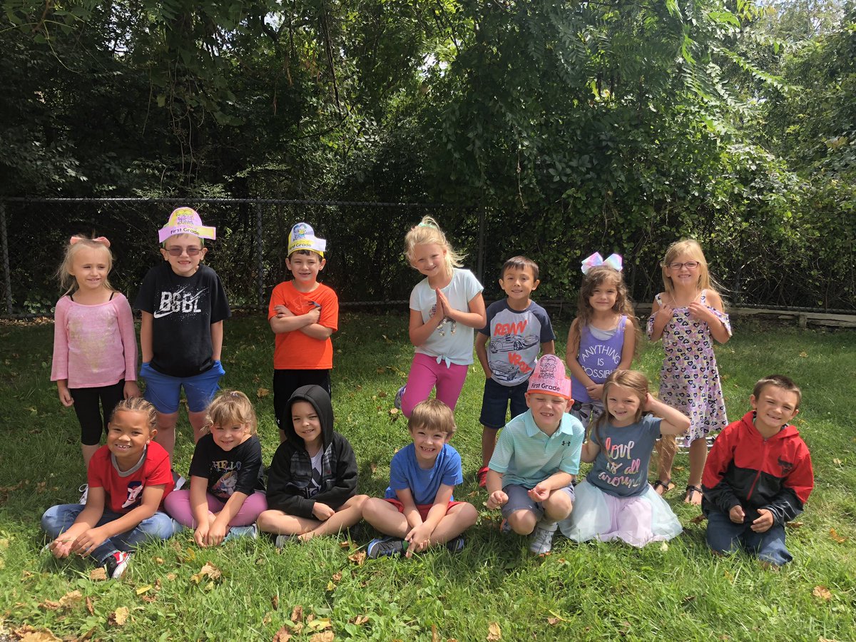 KnoppJennifer's tweet photo. What a fabulous start to the new year! #FirstDayOfSchool2019 https://t.co/LAGGabe3kS