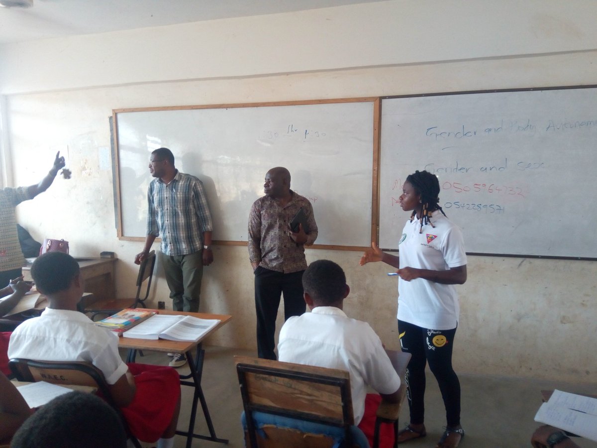 MissAkanlobe's tweet photo. It was a wonderful day meeting these great men from GHalliance from GUSO project who came to monitor and see what we have been doing with regards to CSE facilitation .@BlessedIreneS @AdubeaAmoah @TheGHAlliance @kwasiSELASSIE @akharigeya @YAMghana @Adhd_Ghana @PPAGGhana https://t.co/6TMj7lqfep
