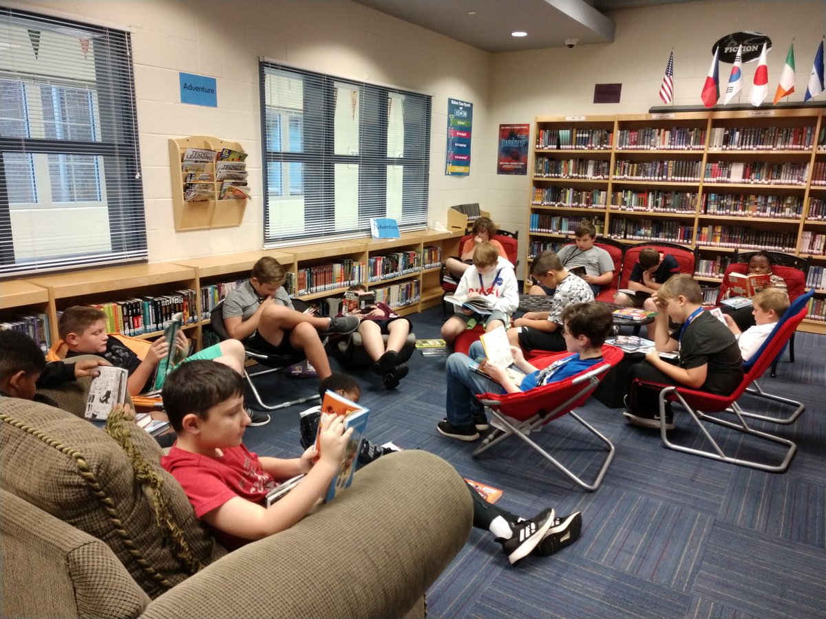 hThore1's tweet image. 6th graders had a blast using @quizlet to learn about the @RAMiddle_RAMS library &amp;amp; check out their 1st middle school books! @NadiaRo58610326  #RAMSInspire @AndersonFive @SCASLNet #SpeakUpSCASL #A5Media #BackToSchool2019