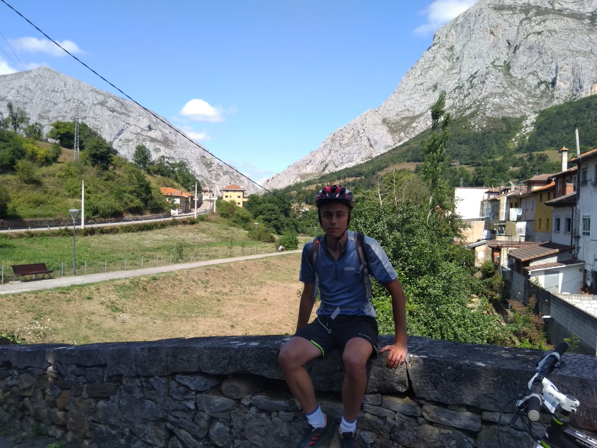 Turi_L8's tweet photo. 🚴‍♂️⛰ https://t.co/NStHL4wsUE
