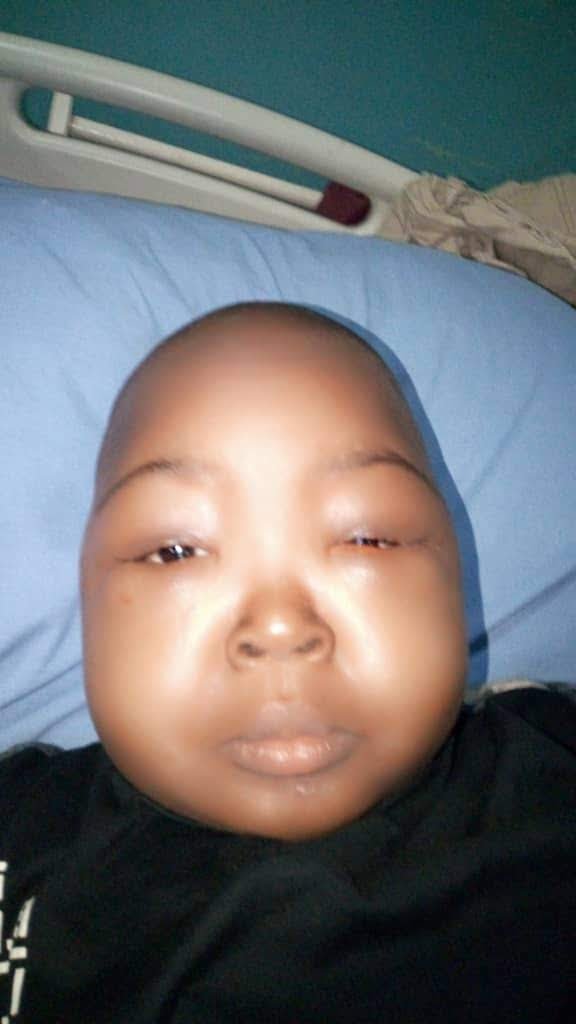 loladeofficial's tweet photo. 15 million Naira is not a huge sum of money when many people are involved. Your 1k, 1.5k 2k can go a long way in helping to #SaveLittleJoshua 
Name: Dare Bello (Joshua's Dad) 
Account No: 0032643494
Bank: Stambic IBTC.

Please RT &amp; tag people! https://t.co/L5aaQITQPV https://t.co/QMuerLuvSd