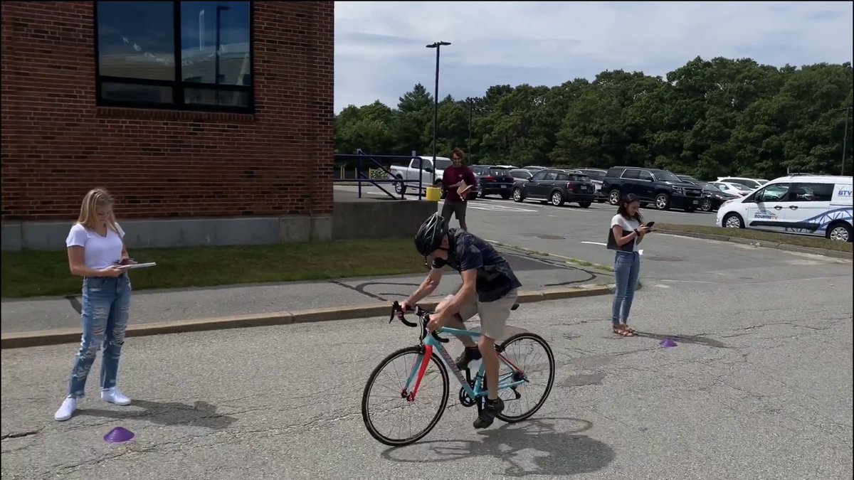 PrincipalCetner's tweet photo. Mr. Collinsβ AP Physics students conducted a lab on kinematics today for their Fisrt day of School #B2Bchallenge!! #welcomeback #scienceisfun https://t.co/EzjSUViySS