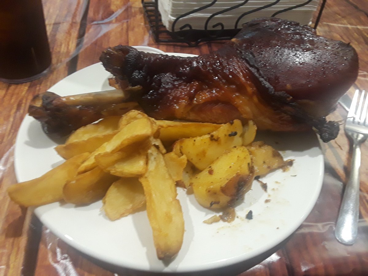 KMauraV's tweet photo. Highlander day at Seton Hill University 4 first week back to school. God this food is huge! #highlander #SHU https://t.co/80NEFsIYZS