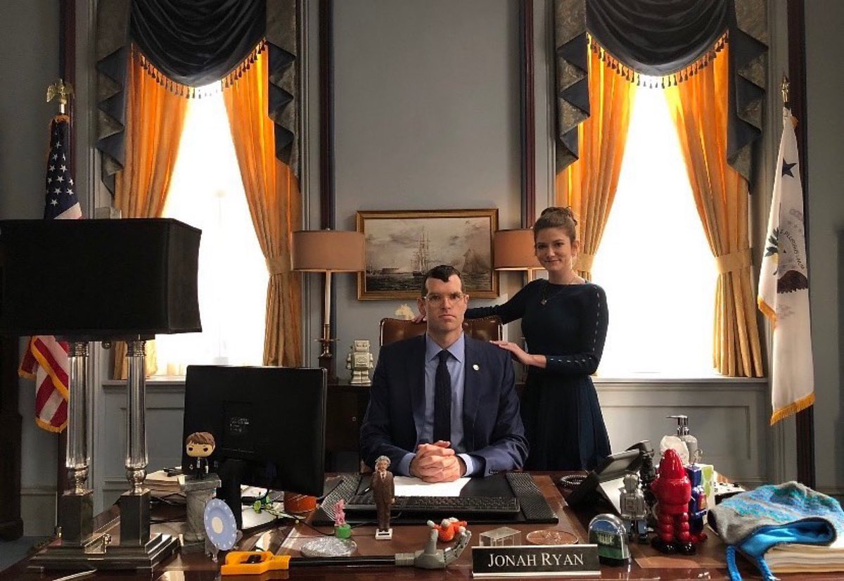 DavidHMandel's tweet photo. I miss this scene and this set. #Repost @kimwannop
・・・
Last days of #Emmy voting! I gotta be honest, this set was cut from the final, but it was one of the sets I got to finish, and i loved putting a #jonahryan Spin on it. @timothycsimons @empendergast @veepdesign @veephbo https://t.co/B7X8VfNPIX