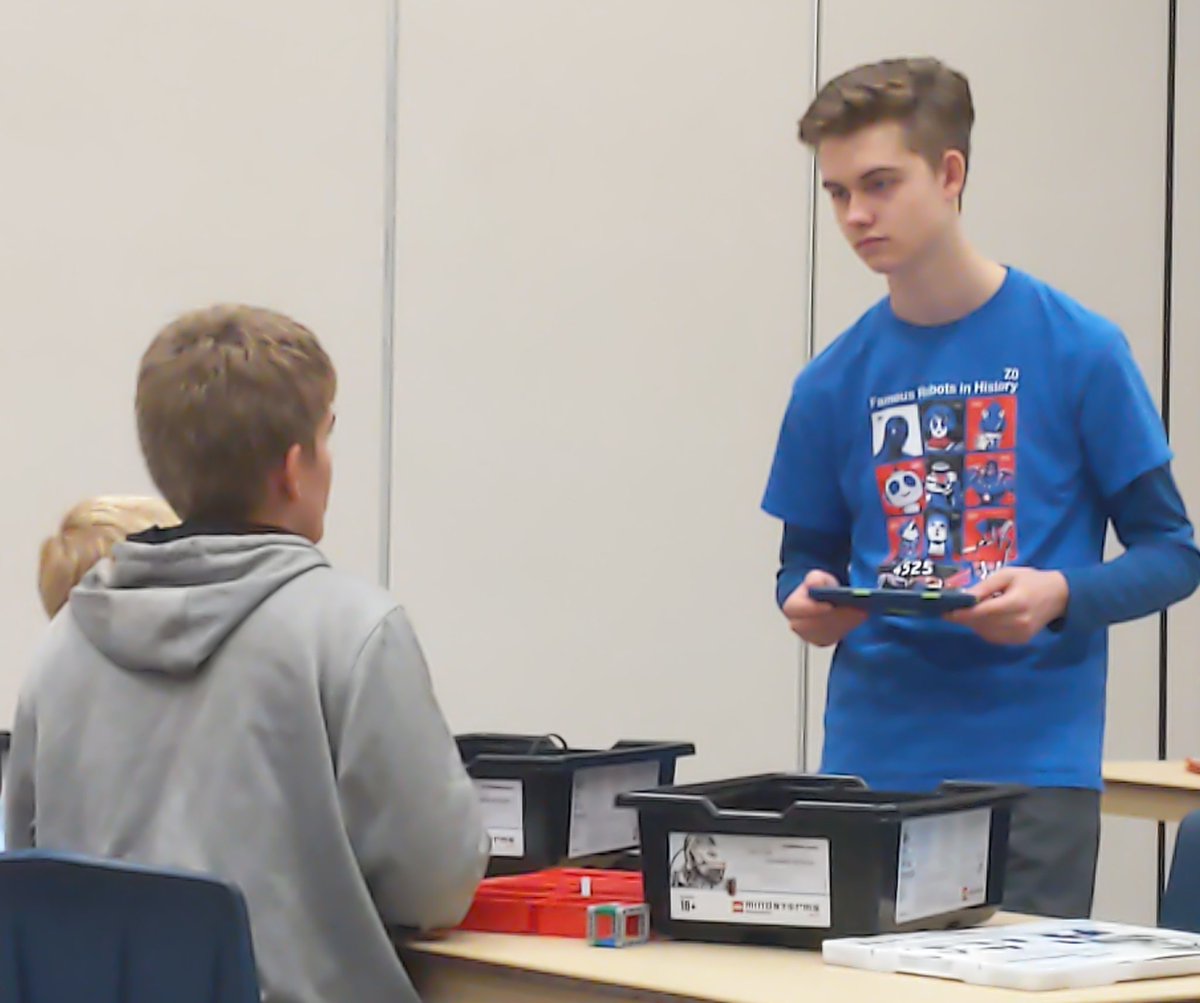 4525robotics's tweet image. Next stop: Malahide Township! What else could anyone possibly want to do on a #RainyDay other than design &amp;amp; code #robots?! This #RuralRobotics #Roadtrip is a LOT of fun - thanks #Springfield! 😍@Ozobot @LEGOfoundation @LEGO_Group @Raspberry_Pi TY @LibrElginCounty @IEEEFoundation