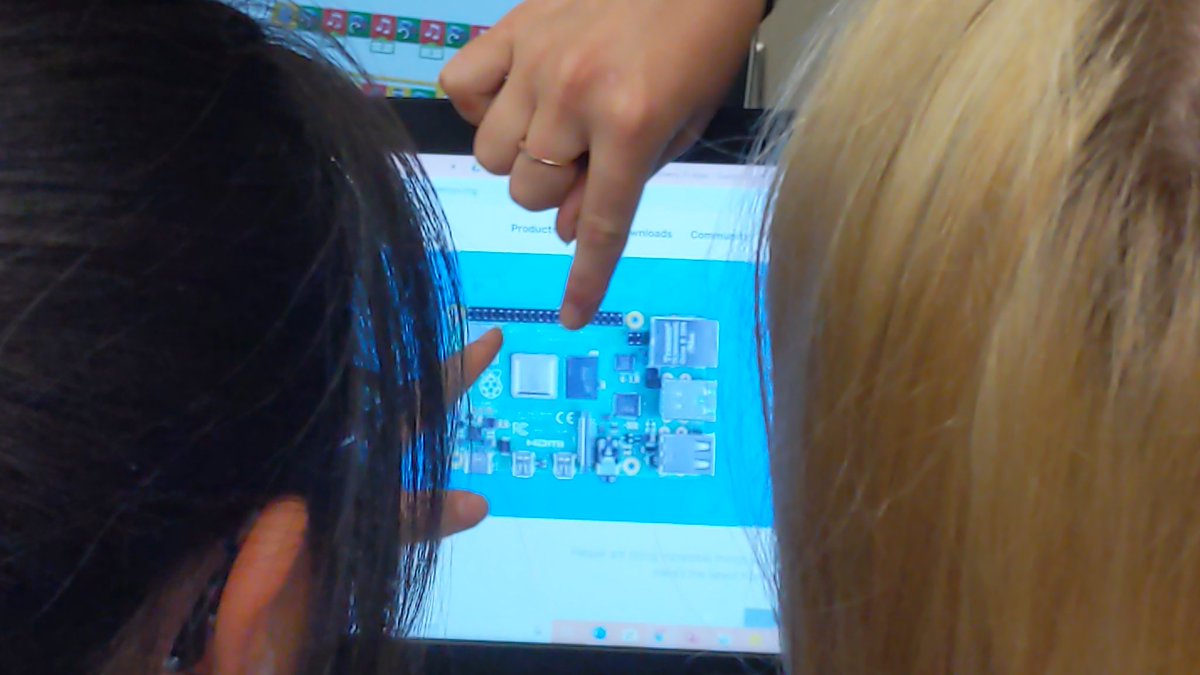 4525robotics's tweet image. Next stop: Malahide Township! What else could anyone possibly want to do on a #RainyDay other than design &amp;amp; code #robots?! This #RuralRobotics #Roadtrip is a LOT of fun - thanks #Springfield! 😍@Ozobot @LEGOfoundation @LEGO_Group @Raspberry_Pi TY @LibrElginCounty @IEEEFoundation