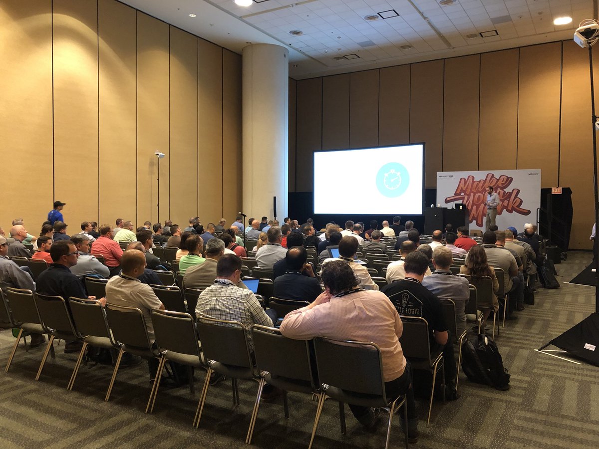 Great turnout for the healthcare on #vSAN session about how to architect Epic and InterSystems apps on HCI.