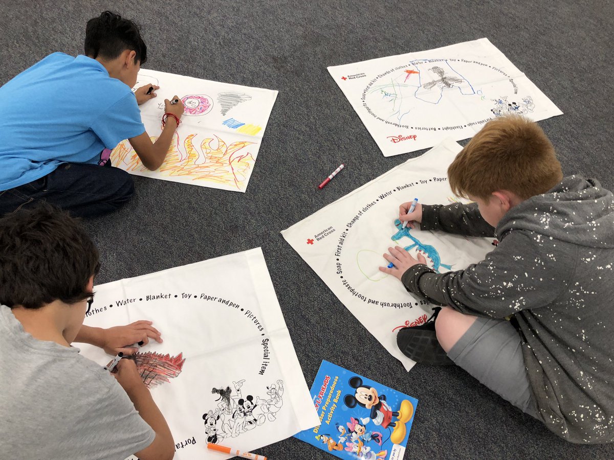 LOMA_ESS's tweet image. Working on their pillowcases 😊 #LMSVHEART #AttendConnectBelongLMSV #ESSROCKS #ROAR #REDCROSS