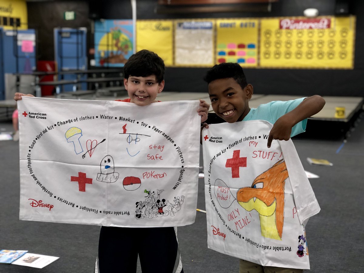 LOMA_ESS's tweet image. Working on their pillowcases 😊 #LMSVHEART #AttendConnectBelongLMSV #ESSROCKS #ROAR #REDCROSS
